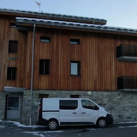 Au Pied Des Pistes